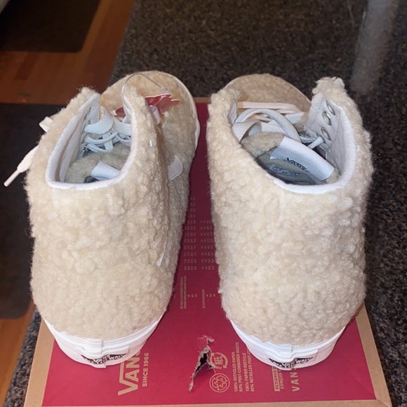 Vans Vans Wmns SK8 Hi Tapered Cozy Hug Mojove Desert  (no lid on box) Faux Fur - Picture 4 of 9